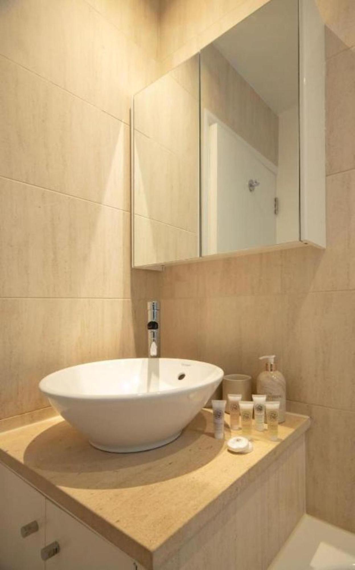 Chelsea One Bed Mins From Kings Road